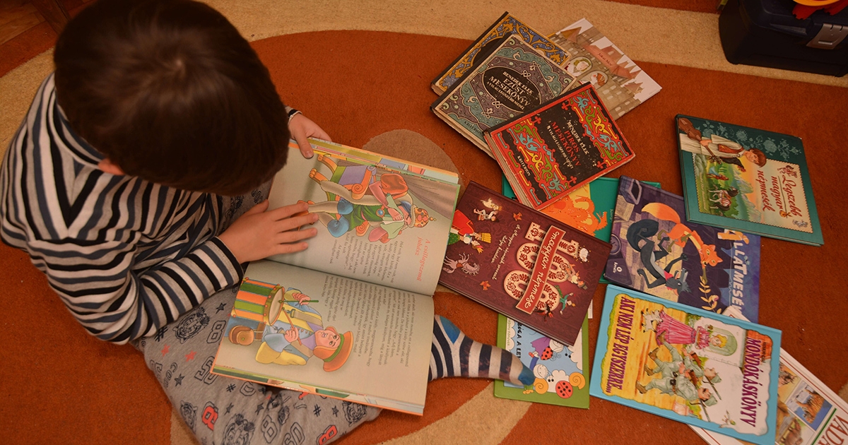 Történetek hálójában